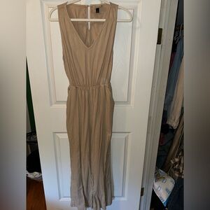Universal Thread Tan Sleeveless jumpsuit